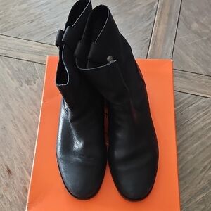 Chic Black Leather Boots